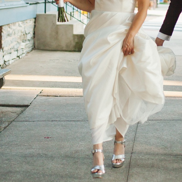 Meet your Posher, Ingrid - Picture 1 of 1